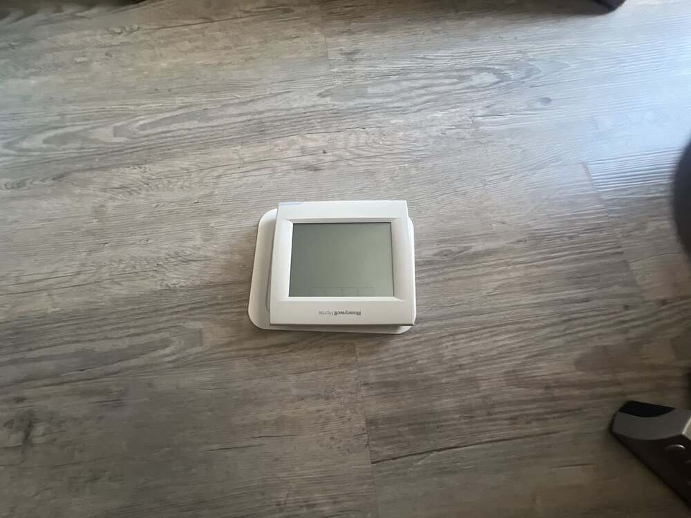 Honeywell Home VisionPRO 8000 with RedLINK Programmable Thermostat TH8110R1008